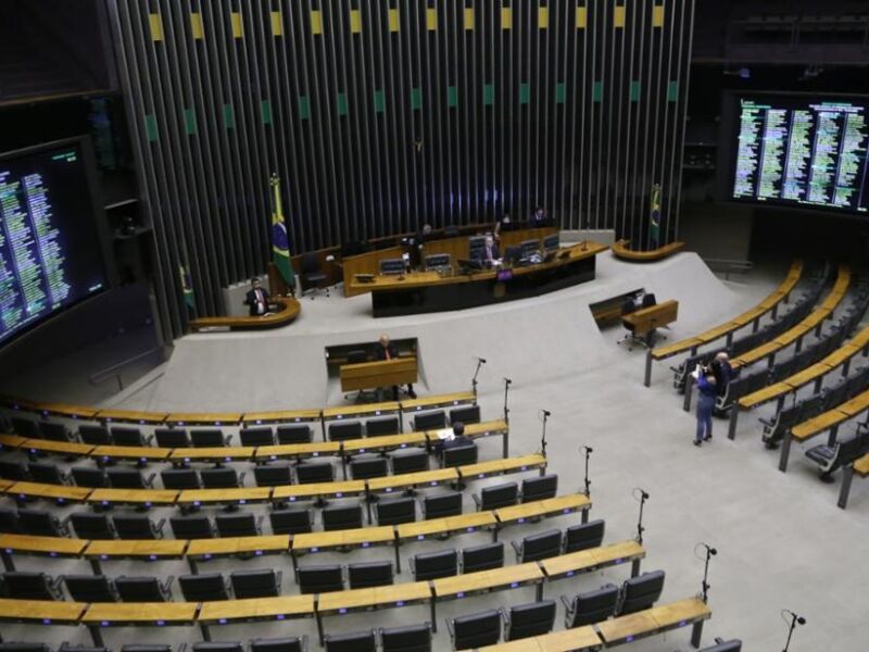 Partidos que não atingiram cláusula de barreira perdem acesso ao fundo partidário e à propaganda