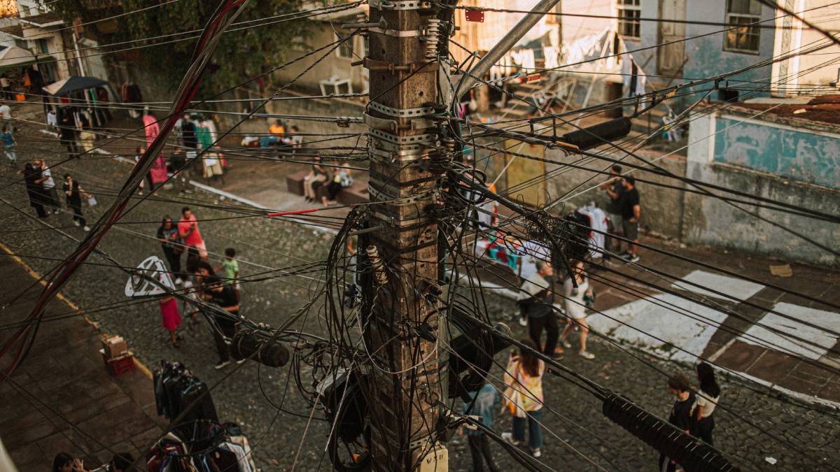 Fim dos postes em São Paulo? Entenda o projeto de lei contra a fiação aérea na Capital