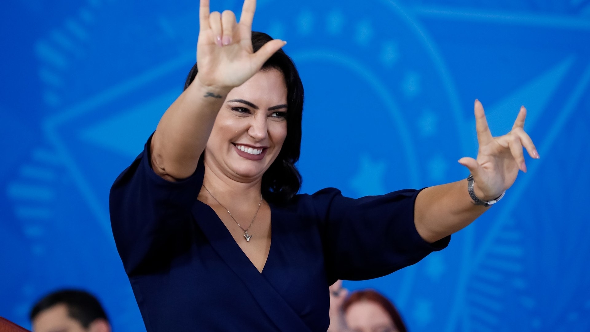 A herança do besteirol fez mira em Michelle Bolsonaro