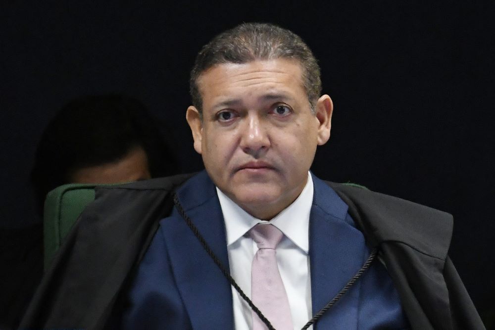 TSE afrouxa regras para big techs em nova versão de portaria e concentra decisões em Kassio