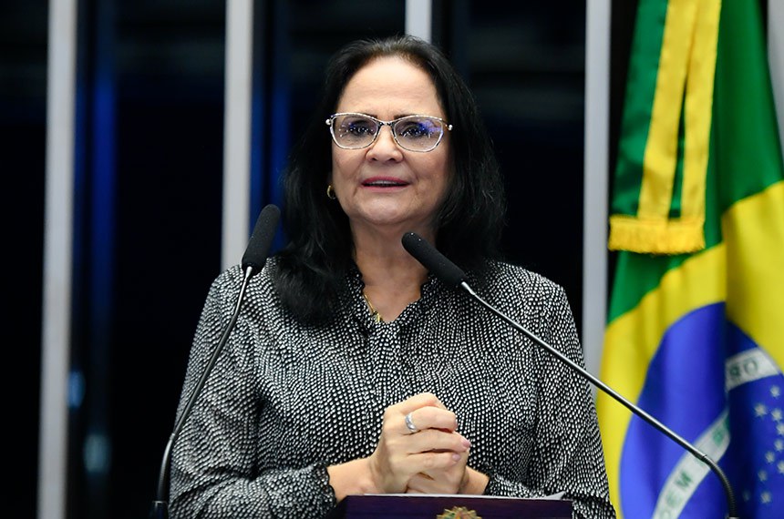 Damares defende Michelle e diz ser atacada por aliados; 'quem está financiando tudo isso'