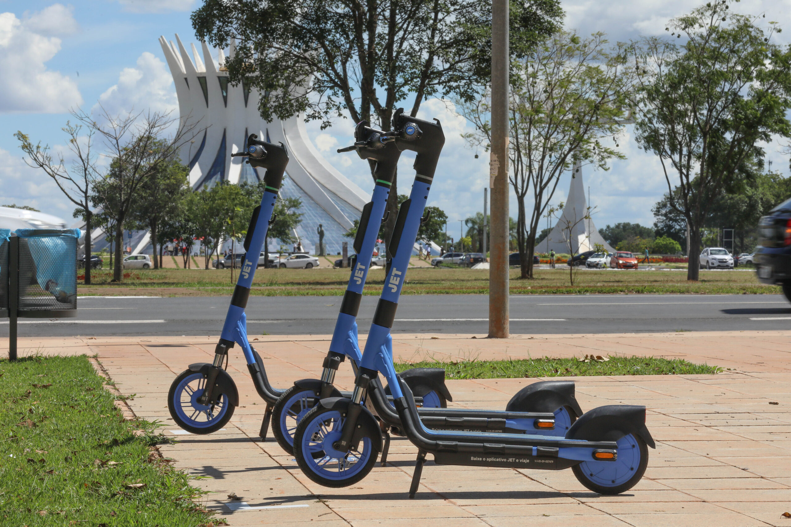 Patinetes elétricos compartilhados chegam a 11 regiões do DF