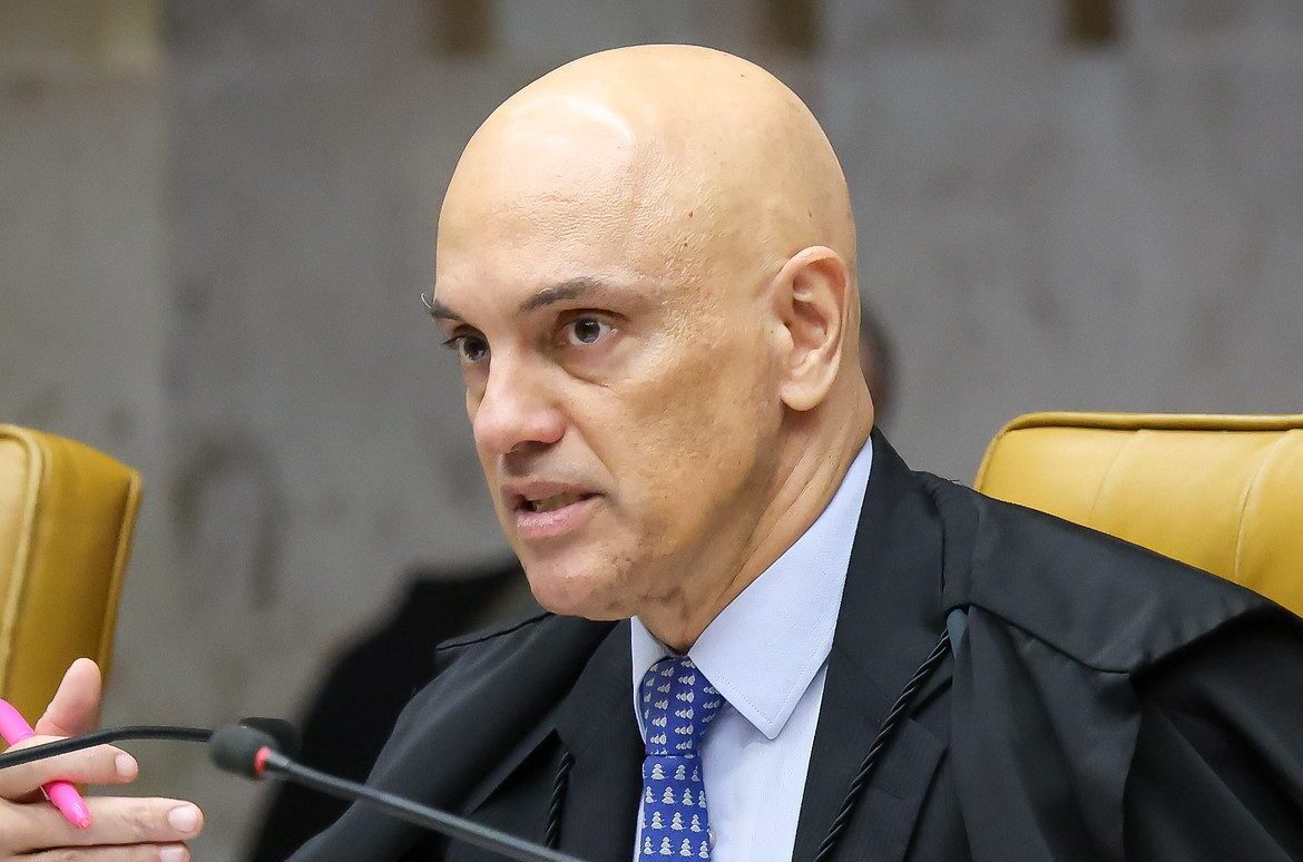 Moraes autoriza visitas a Bolsonaro, mas mantém veto a Flávio