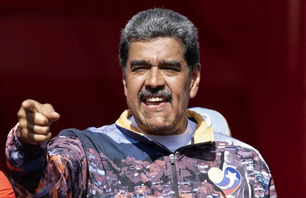 Maduro pede união após terremoto na Venezuela