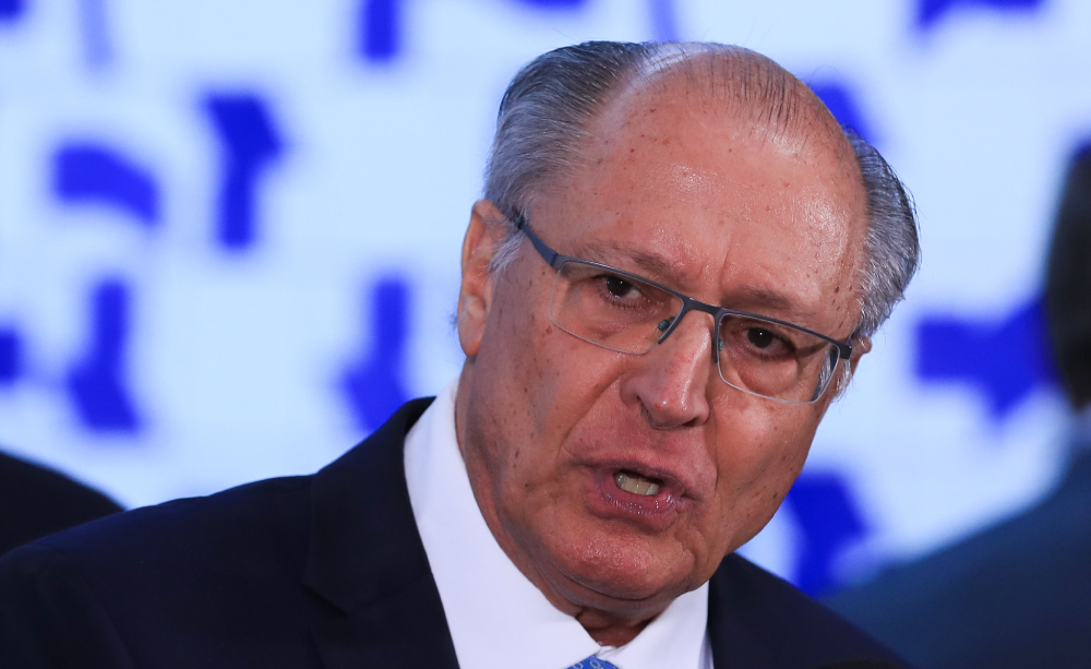 Alckmin afirma que Brasil é um 'manicômio tributário' que afasta investimentos estrangeiros