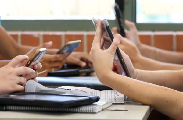 Instagram terá 'modo escola' e veto a filtro de beleza para adolescentes após acordo nos EUA