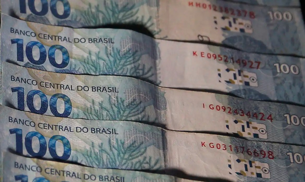 Brasil segue erros fiscais da Europa que levaram a cortes brutais