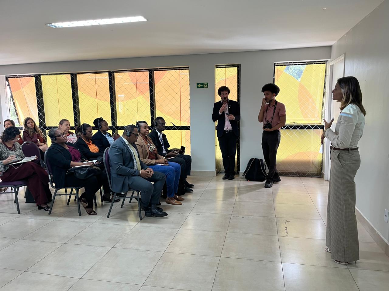 Delegação do Haiti visita Casa da Mulher Brasileira em Ceilândia