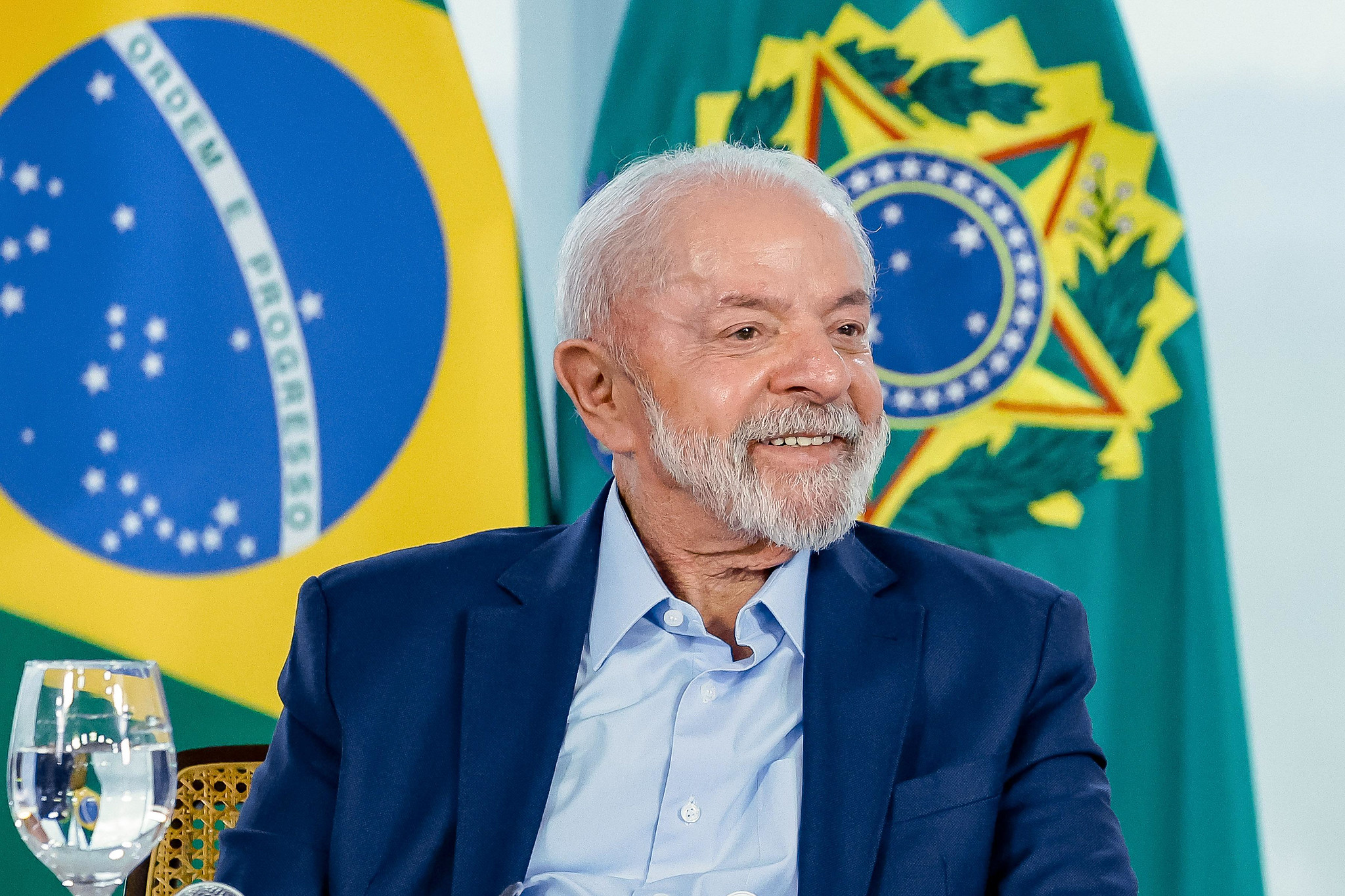 Lula fala em buscar recursos 'por fora do arcabouço fiscal' para pesquisa em tecnologia