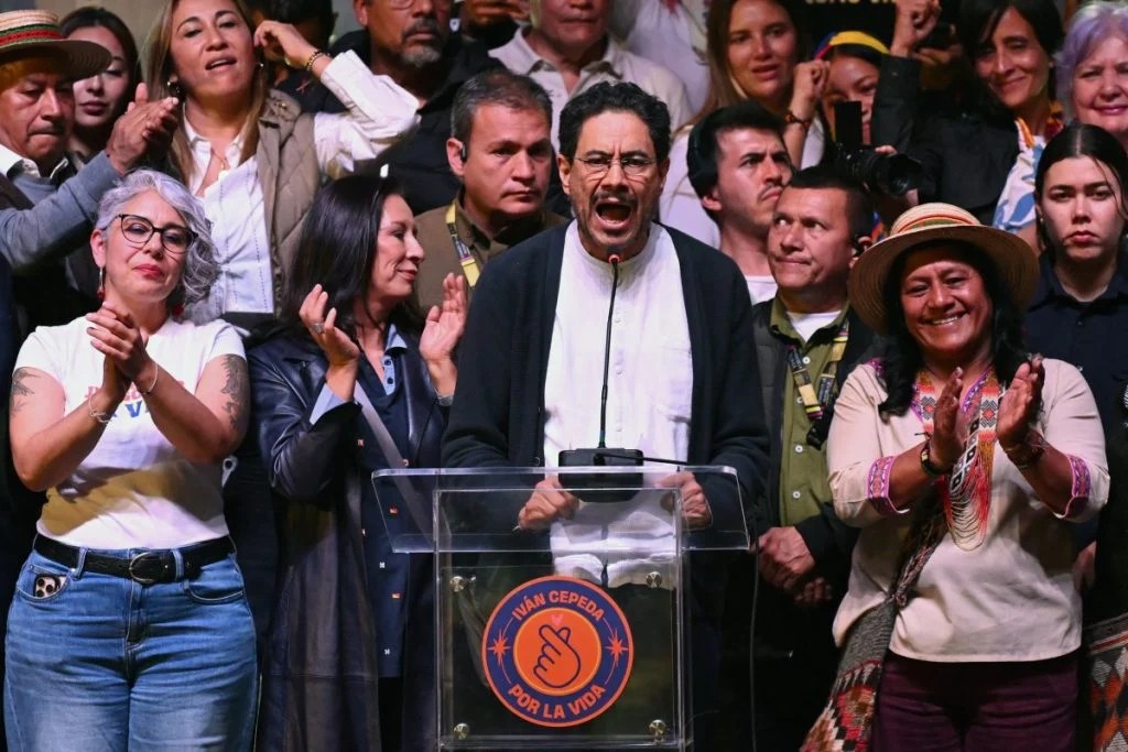 Candidato da esquerda pede ‘calma’ após protestos contra vitória da extrema direita na Colômbia