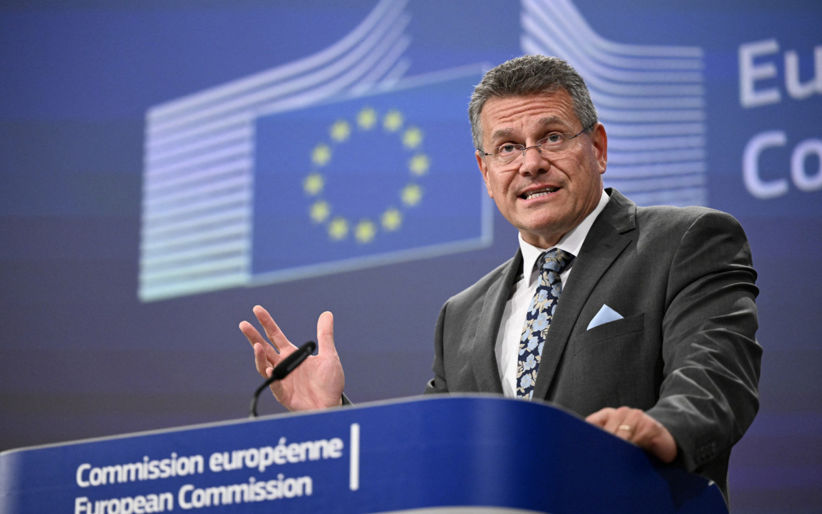 Comissário europeu do Comércio se reunirá com homólogo chinês para discutir tensões comerciais
