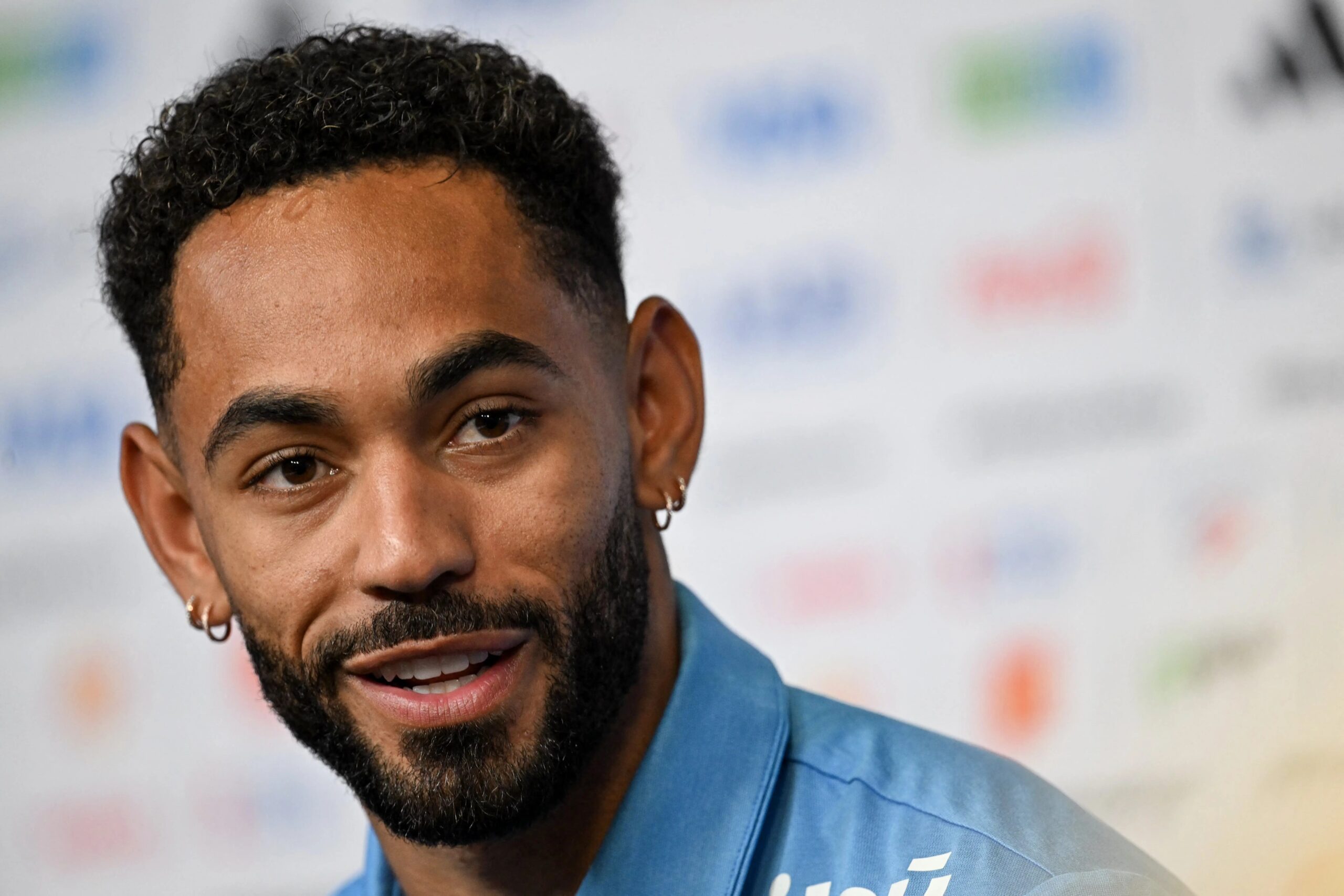 Brasil prepara defesa contra jogo aéreo de Haaland e cia, diz Matheus Cunha