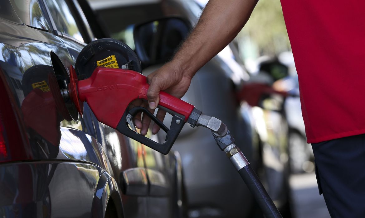 CNPE adia reunião sobre aumento de etanol na gasolina