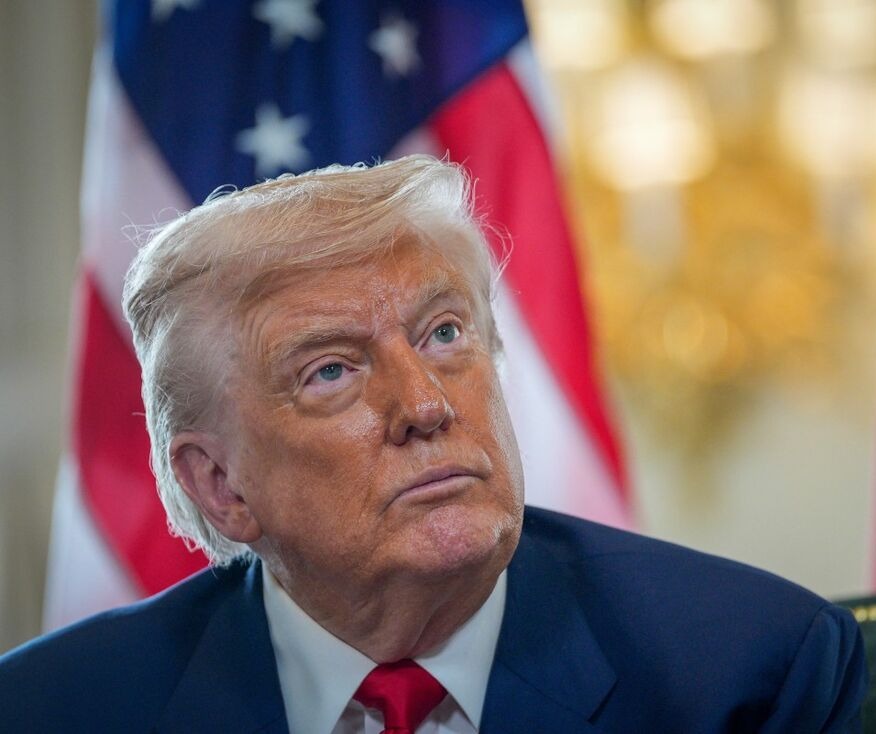 Governo Trump vai enviar dois oficiais para acompanhar as eleições no Brasil, diz jornal americano