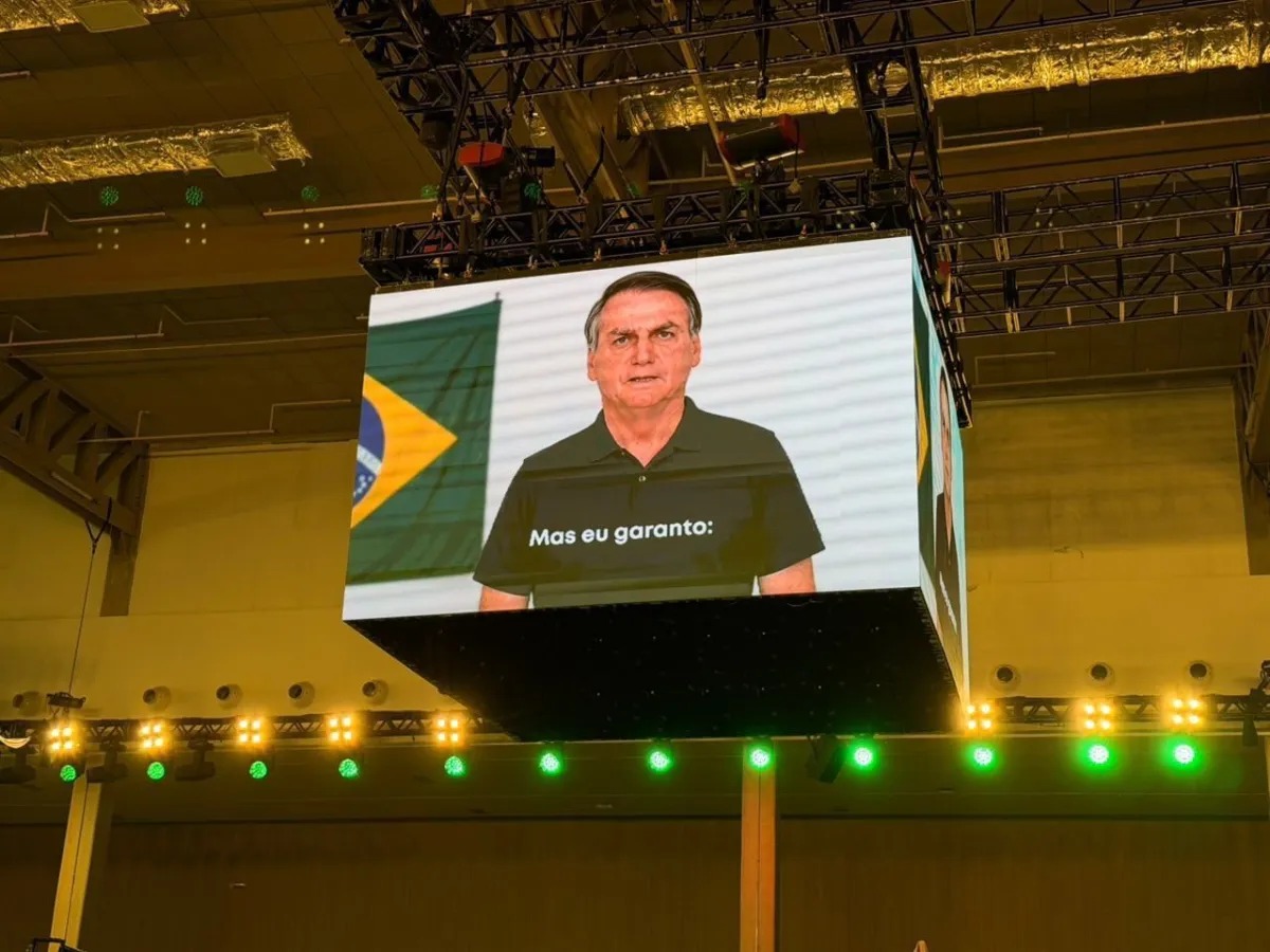 Flávio diz ao TSE que vídeo de IA com Bolsonaro é legal e não engana o eleitorado