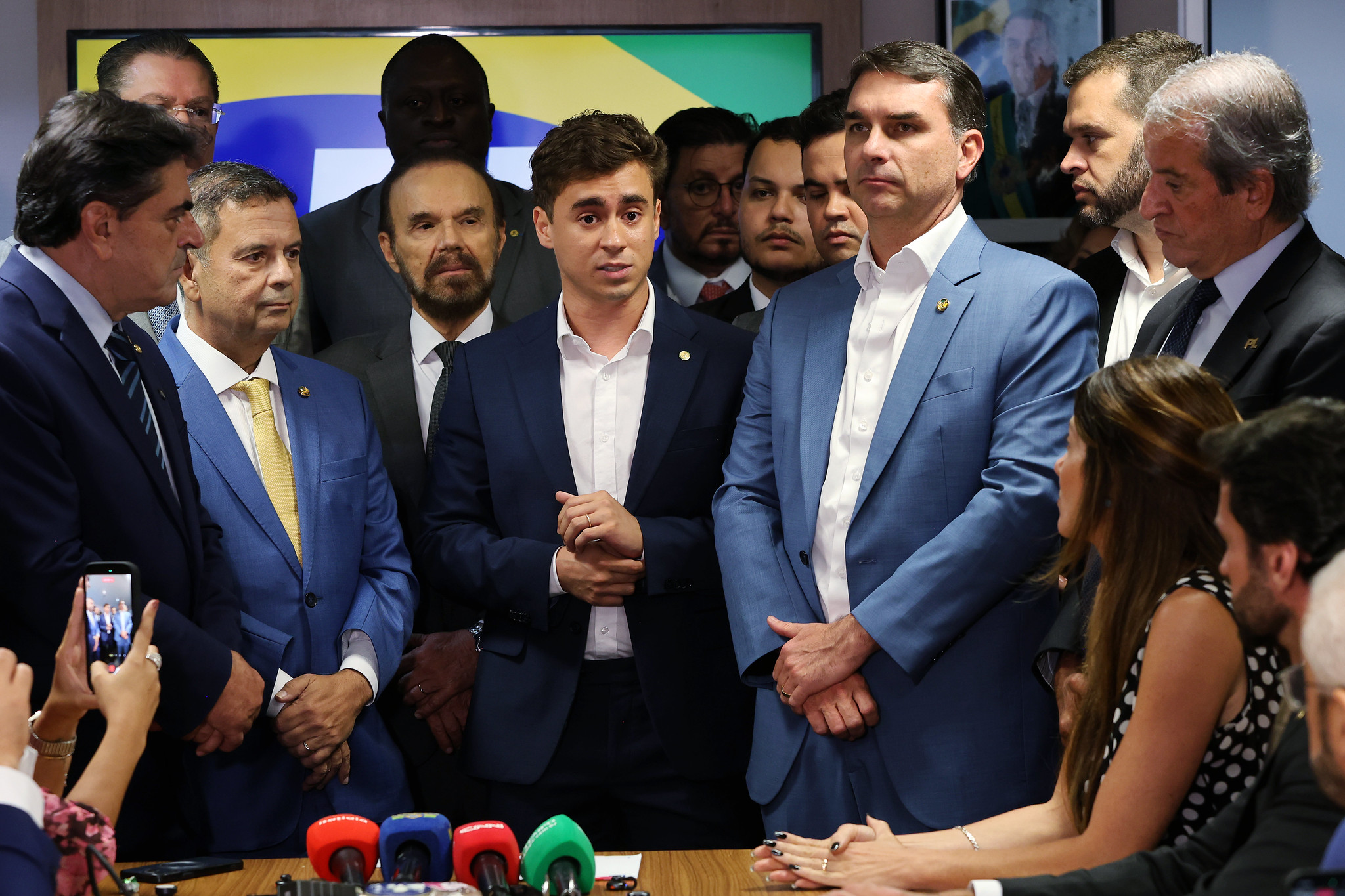Crusoé: Nikolas critica Lula por deixar o Brasil de fora das negociações com EUA