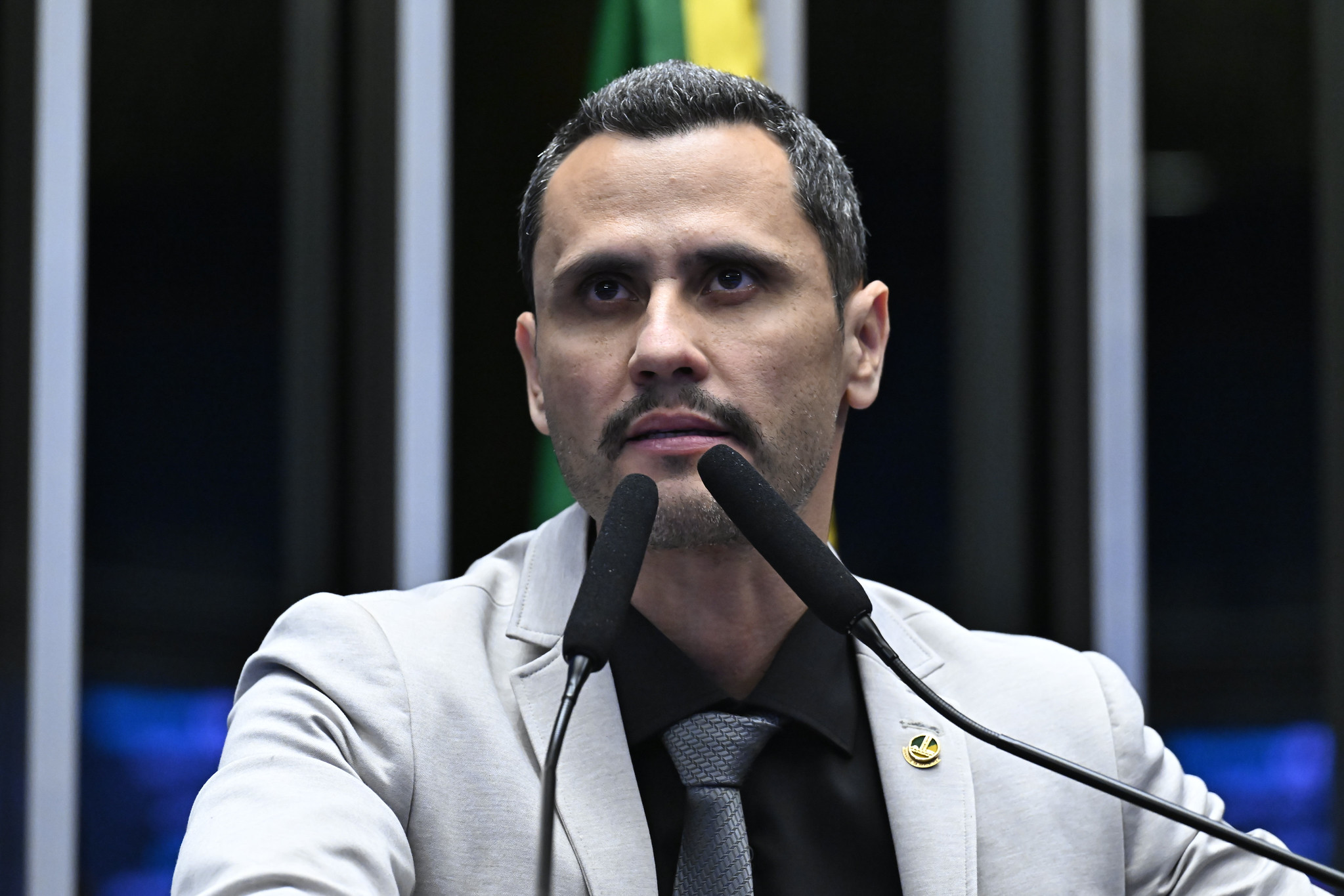 Cleitinho sinaliza candidatura ao governo de Minas em vídeo com IA