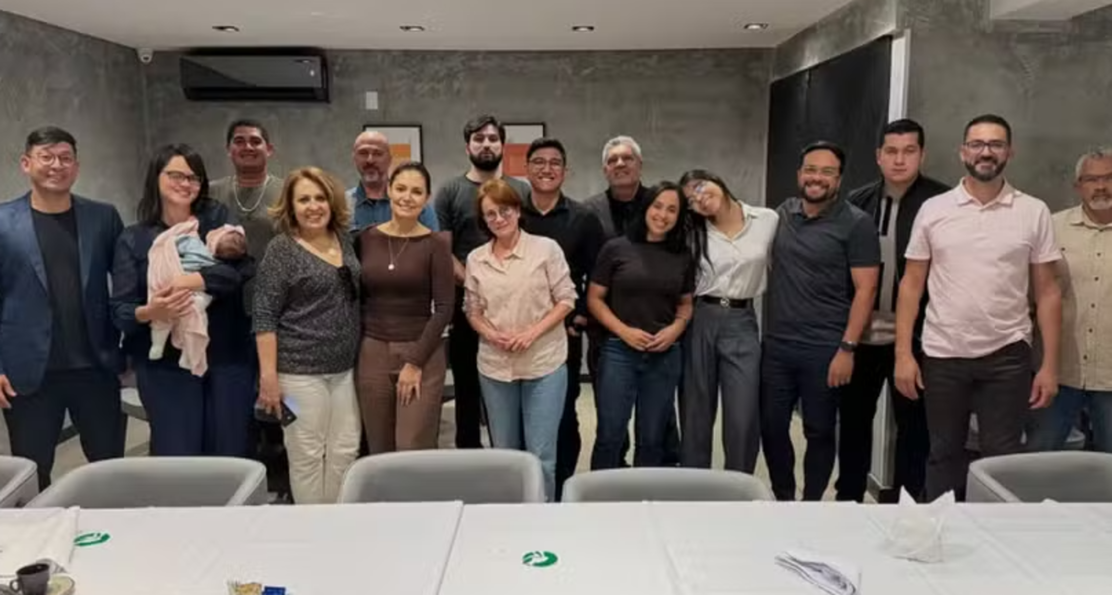 Michelle visita PL Mulher: “Não é IA nem papelão”