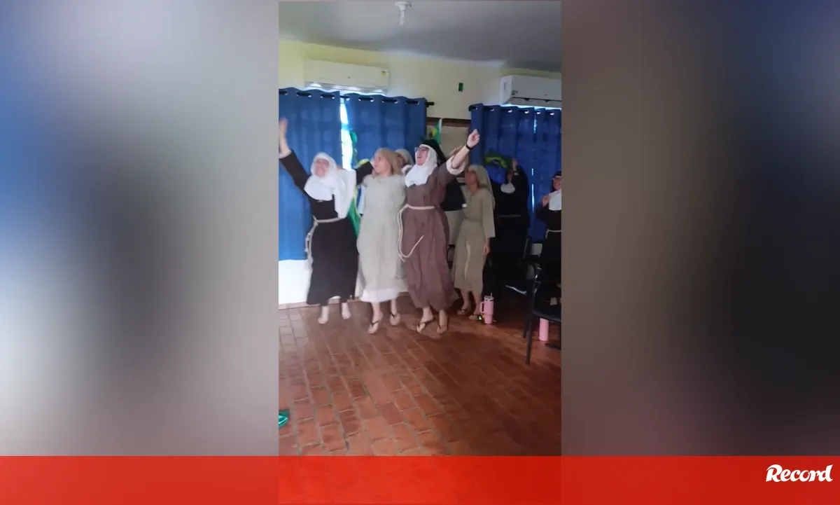 Freiras brasileiras celebram vitória do Brasil frente ao Japão no Mundial com muita animação
