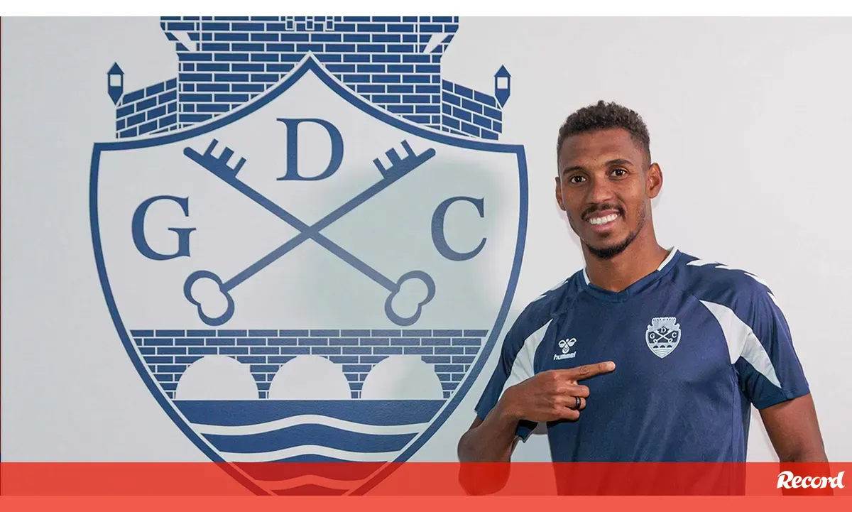 Oficial: Léo Alaba reforça o Chaves