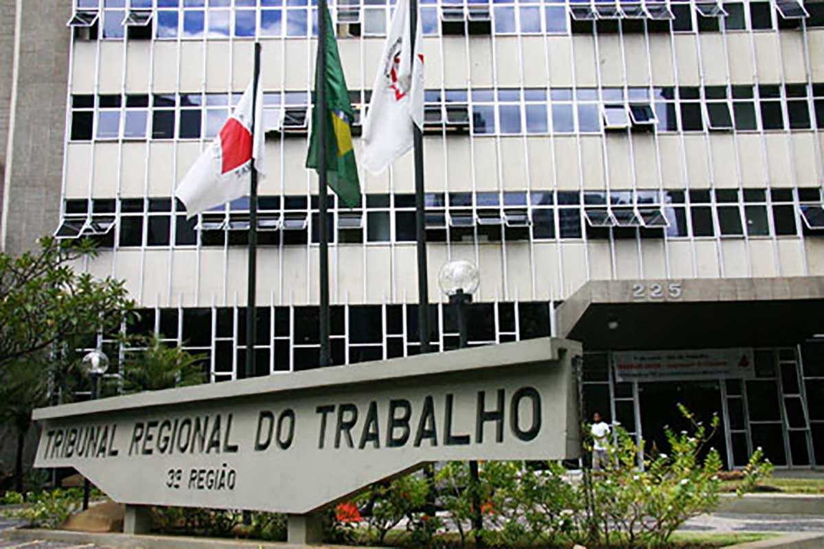 Empresa é condenada a pagar R$ 7 mil a ex-vendedora obrigada a gravar vídeos com roupas justas e decotadas