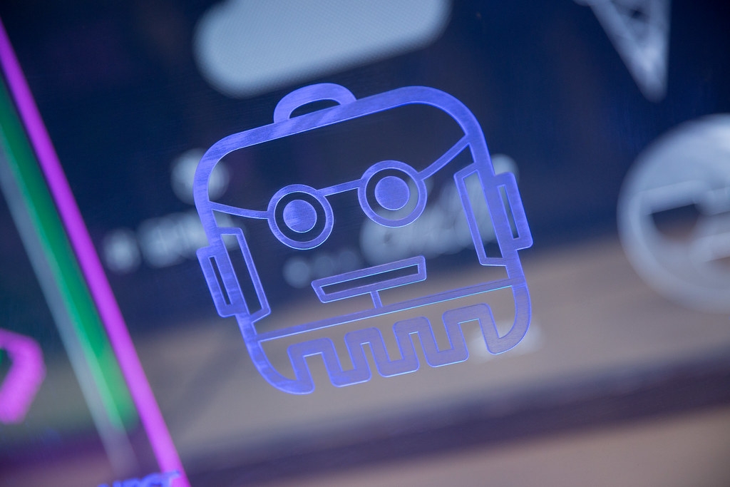 Chatbots de IA ganham terreno mas a maioria dos utilizadores mantém
