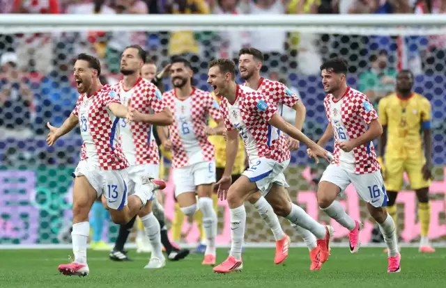 Croácia bate Gana, garante vaga no mata