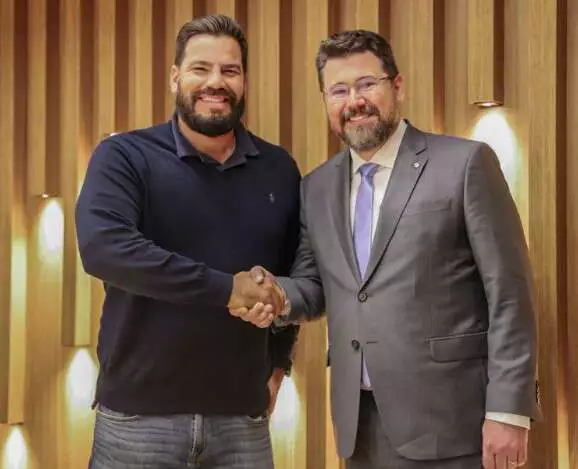 Pollon muda de tom depois de perder briga para Contar