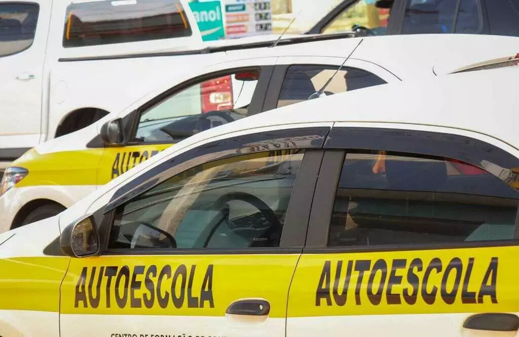 Supremo mantém regra que permite carro particular em prova da CNH