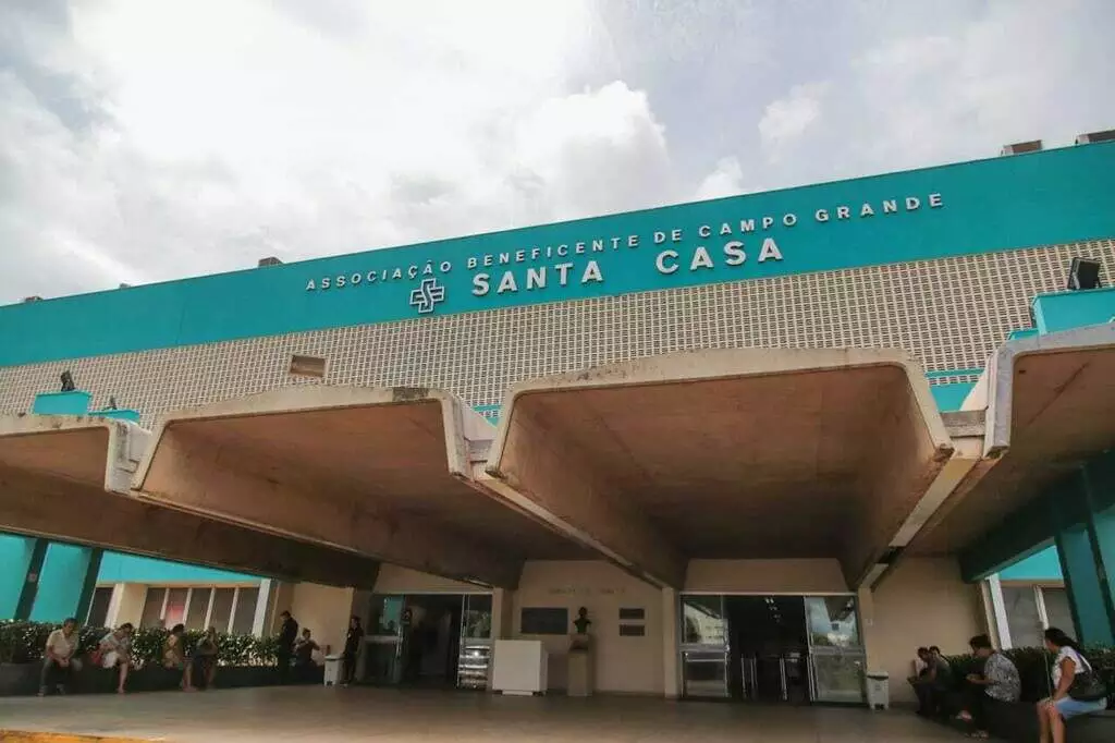 Quatro crianças aguardam cirurgia cardíaca suspensa na Santa Casa