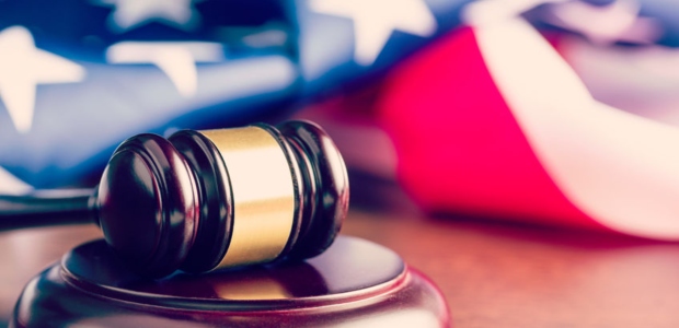 Tribunal dos EUA anula condenação por não pagamento de taxa de US$ 20