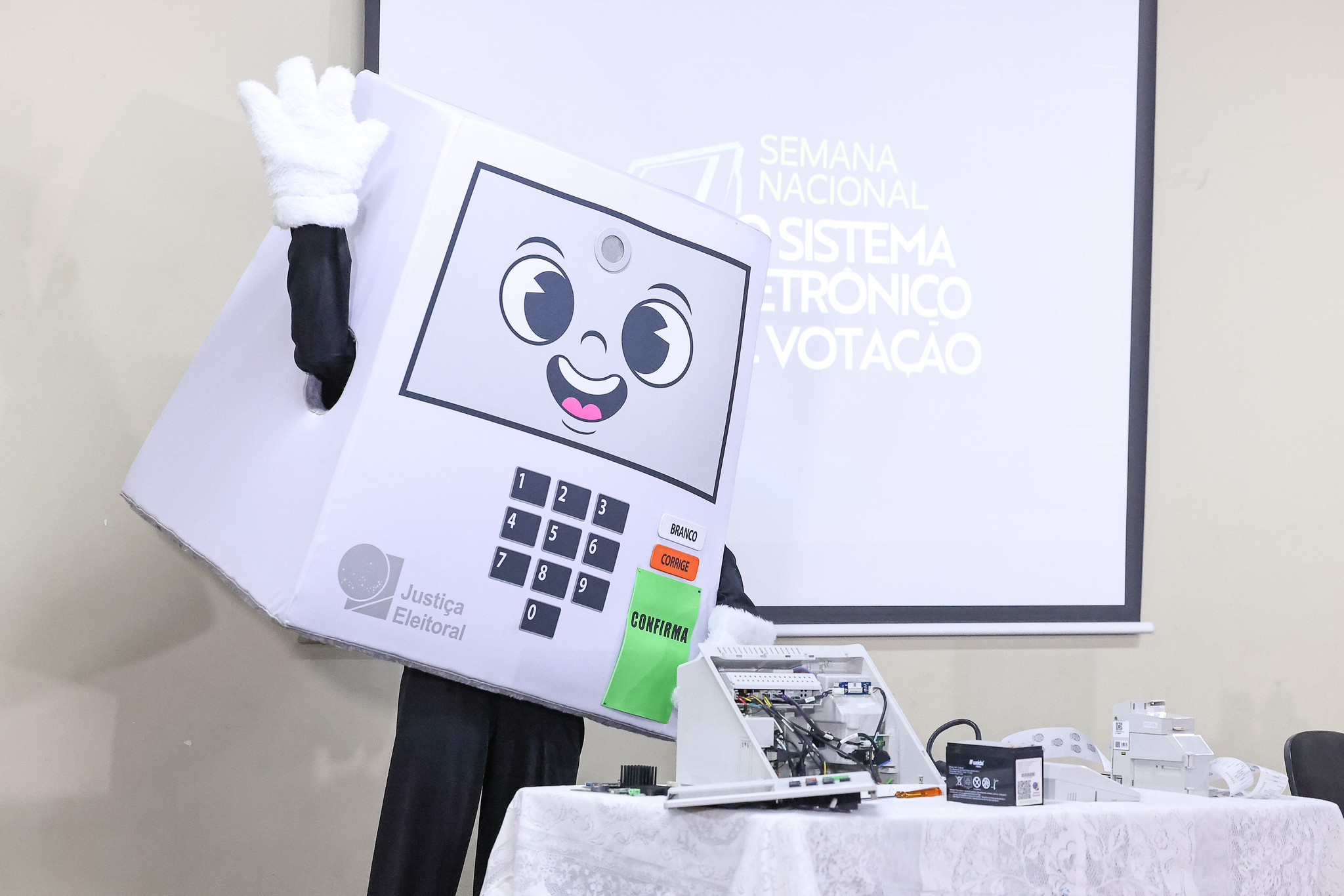 Eleições de 2026 desafiam o combate à manipulação e à desinformação
