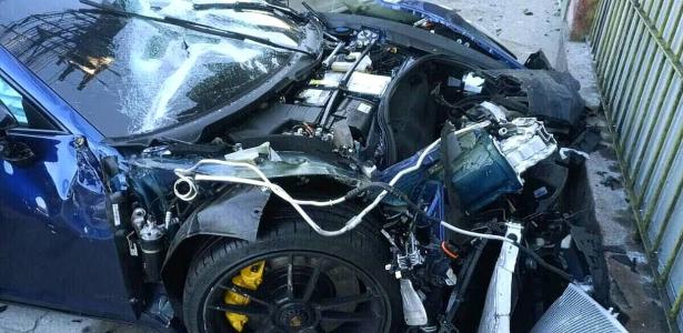 Mãe de réu culpa Porsche por falha antes de batida com morte de motorista