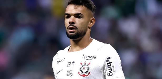 Raniele sofre lesão no joelho em Dérbi e vira preocupação no Corinthians
