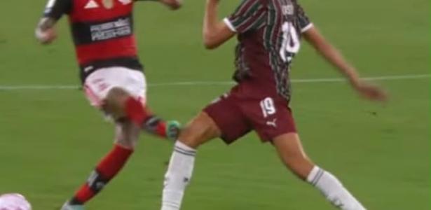 Presidente do Fluminense detona arbitragem de clássico com o Fla: 'Um lixo'
