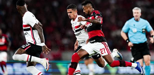 Flamengo sai na frente, mas São Paulo arranca empate e 'ajuda' o Palmeiras