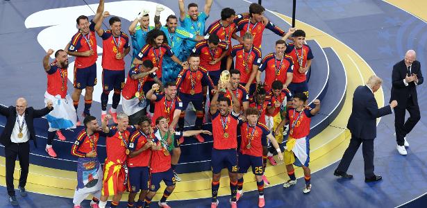 De vaiados a penetras: o fim melancólico de Trump e Infantino na Copa