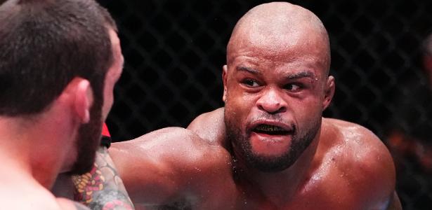Rodolfo Bellato batalha, mas acaba nocauteado por Christian Edwards no UFC Vegas 121