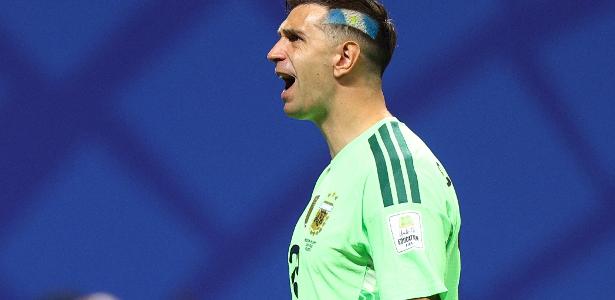 Seis empréstimos e oito anos encostado: como Dibu Martínez virou o jogo