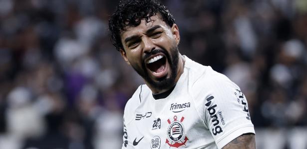 Corinthians vence Mirassol após expulsão e acaba com seca de 10 jogos