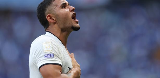 Botafogo usa cabeça, vence no Mineirão e quebra invencibilidade do Cruzeiro