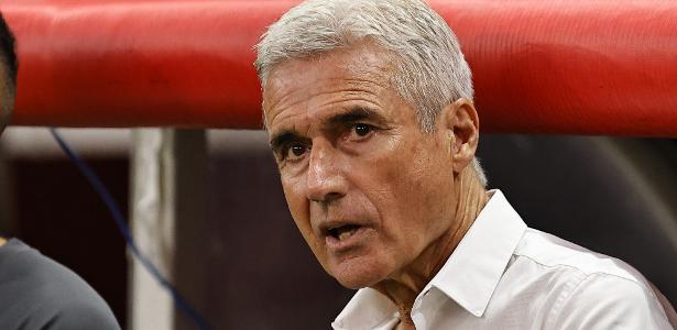 Luís Castro ameniza polêmica após falas de Renato Gaúcho: 'Questão ética'