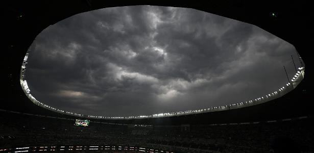 México x Equador sofre atraso por condições climáticas no Estádio Azteca