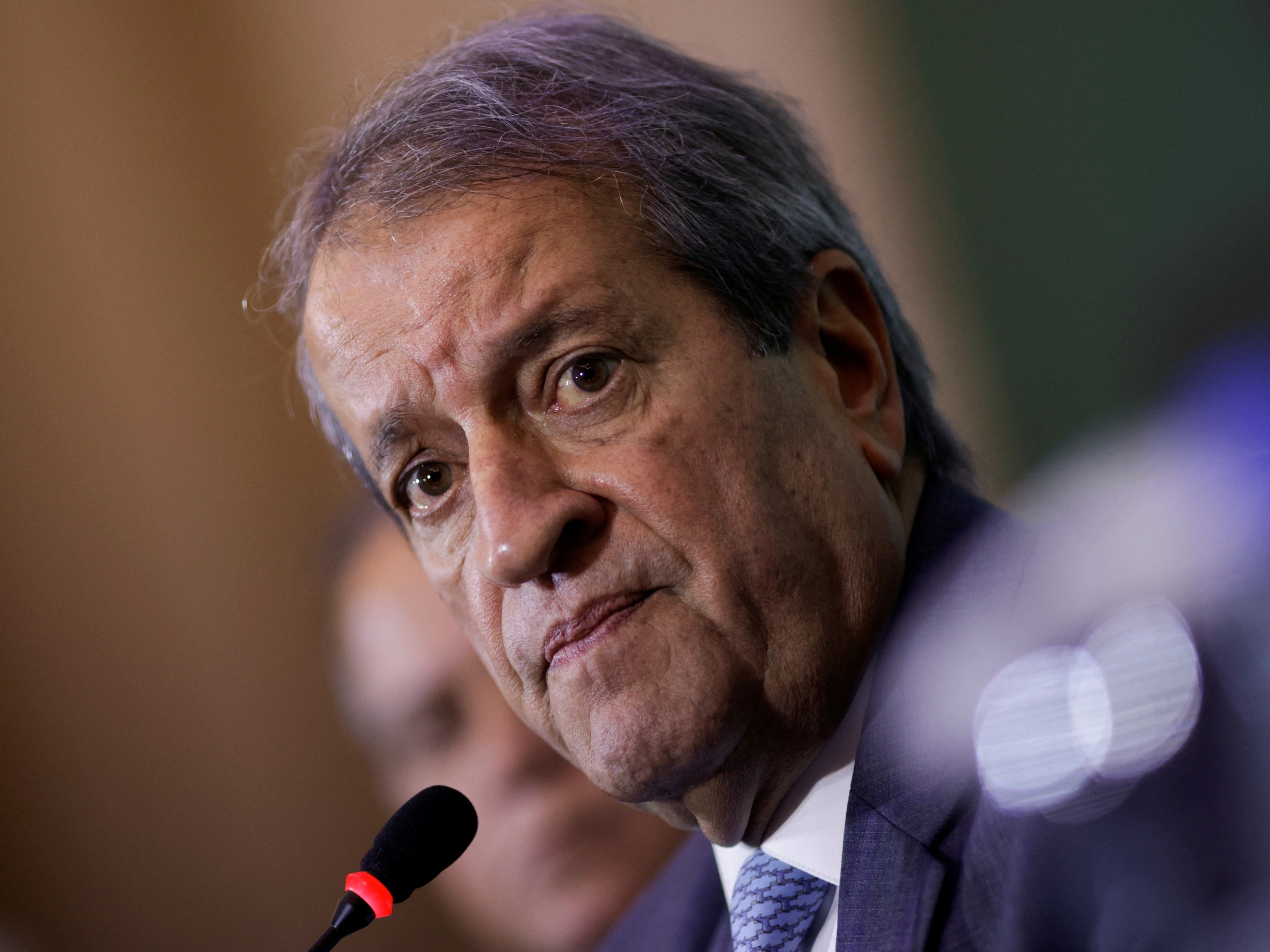 'Eu faço sugestão, o líder assina se quiser', diz Valdemar sobre emendas