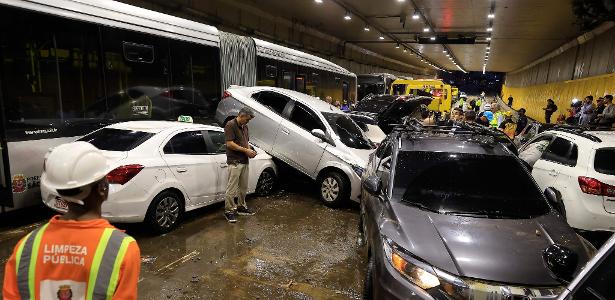 Prefeitura diz que bombas do Anhangabaú não suportaram volume de chuva