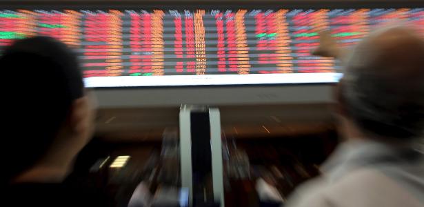 Dólar tem maior alta semanal desde 2008; Ibovespa despenca 18,12%