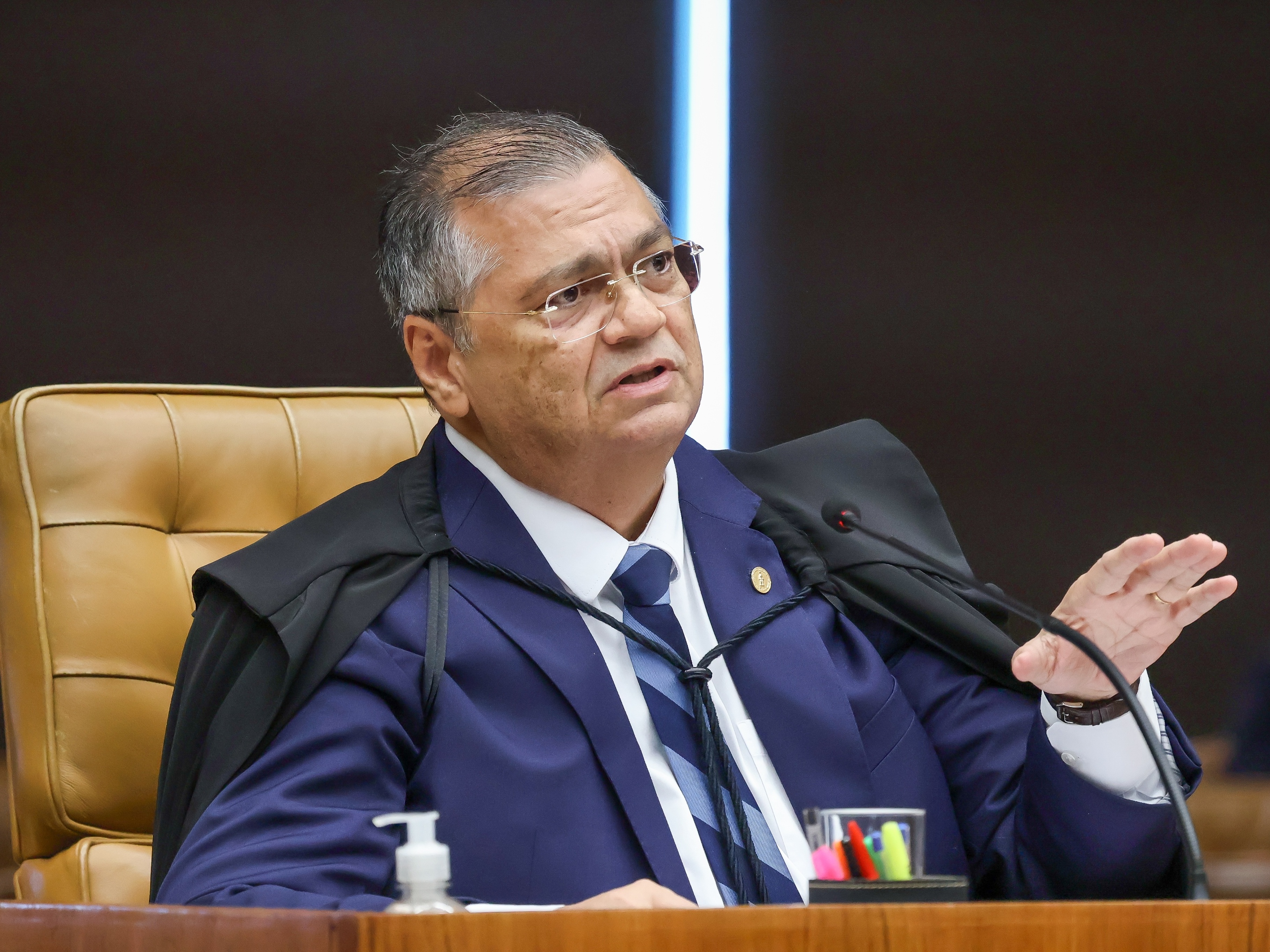 Dino indica que julgamento sobre emendas parlamentares será após eleições