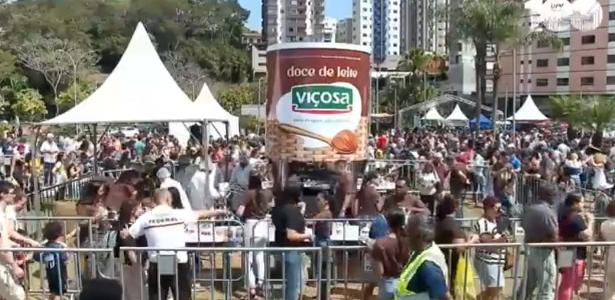 Universidade em MG bate recorde com doce de leite gigante de 3 toneladas