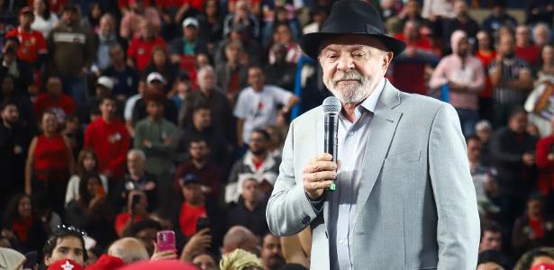 PT oficializa Lula como candidato a presidente