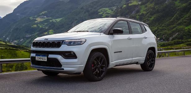 Jeep Compass Blackhawk anda muito e bebe bem ao trocar diesel por flex